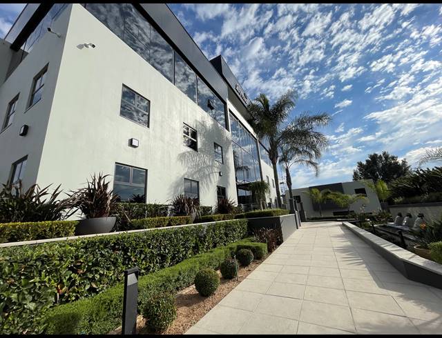 300M² OFFICE TO LET IN BRYANSTON